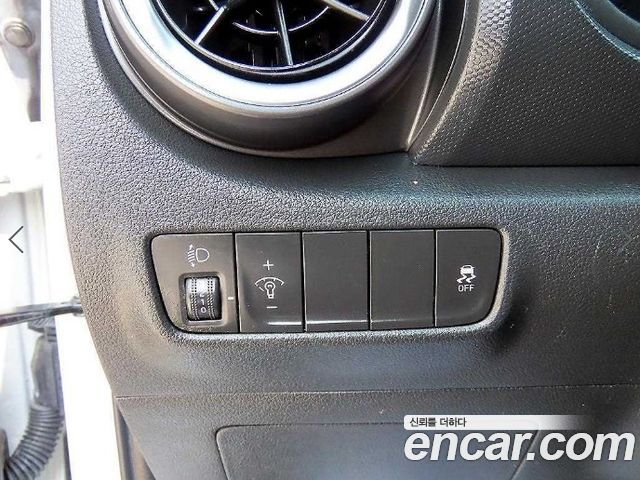 Hyundai Kona Gasoline 2.0 2WD Smart 2022 — фото 10