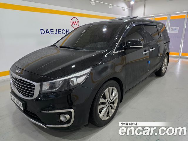 Kia Carnival 9-seater Noblesse