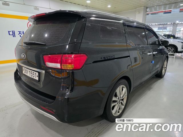 Kia Carnival 9-seater Noblesse 2015 — фото 4