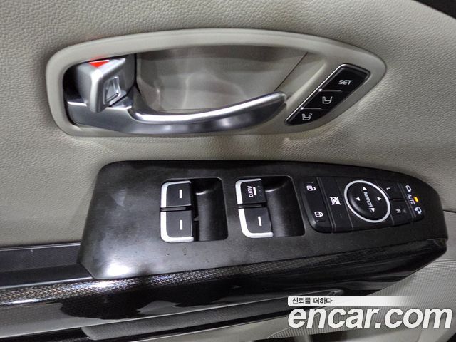 Kia Carnival 9-seater Noblesse 2015 — фото 7