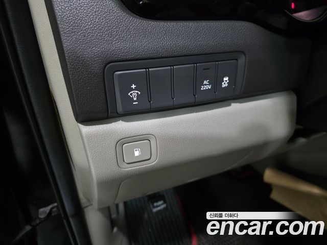 Kia Carnival 9-seater Noblesse 2015 — фото 9