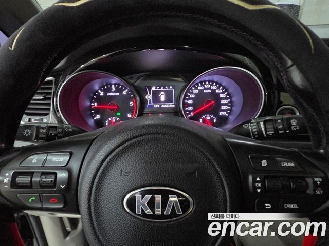 Kia Carnival 9-seater Noblesse 2015 — фото 10