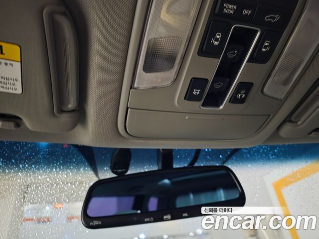 Kia Carnival 9-seater Noblesse 2015 — фото 15