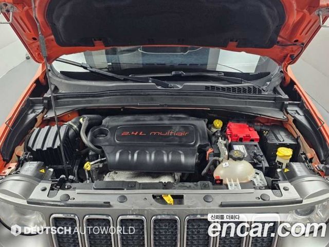 Jeep Renegade 2.4 Limited 2019 — фото 6