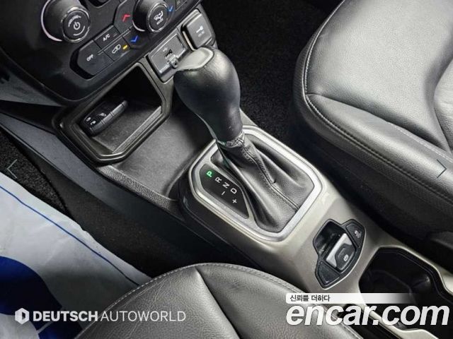 Jeep Renegade 2.4 Limited 2019 — фото 9