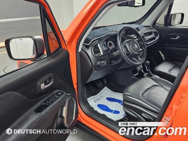 Jeep Renegade 2.4 Limited 2019 — фото 15