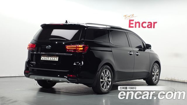 Kia Carnival 9-Seater Prstige 2019 — фото 2