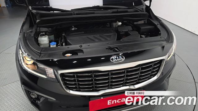 Kia Carnival 9-Seater Prstige 2019 — фото 6