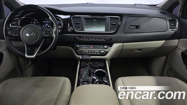Kia Carnival 9-Seater Prstige 2019 — фото 7