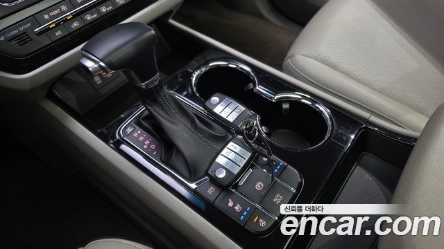 Kia Carnival 9-Seater Prstige 2019 — фото 9