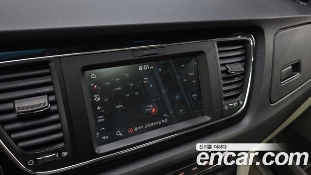 Kia Carnival 9-Seater Prstige 2019 — фото 15
