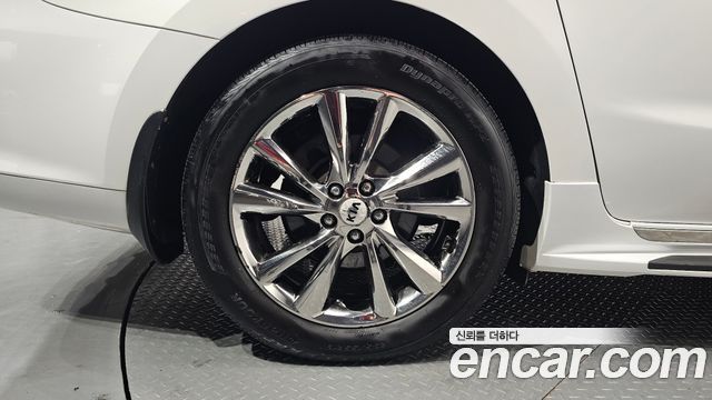 Kia Carnival 9-Seater Prstige 2019 — фото 5