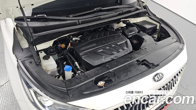 Kia Carnival 9-Seater Prstige 2019 — фото 6