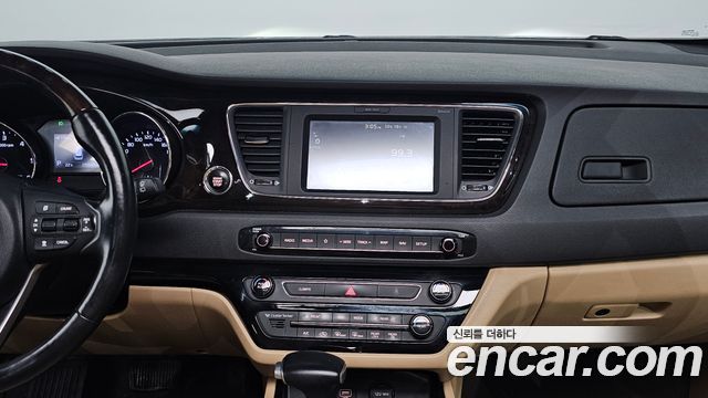 Kia Carnival 9-Seater Prstige 2019 — фото 15