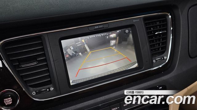 Kia Carnival 9-Seater Prstige 2019 — фото 16