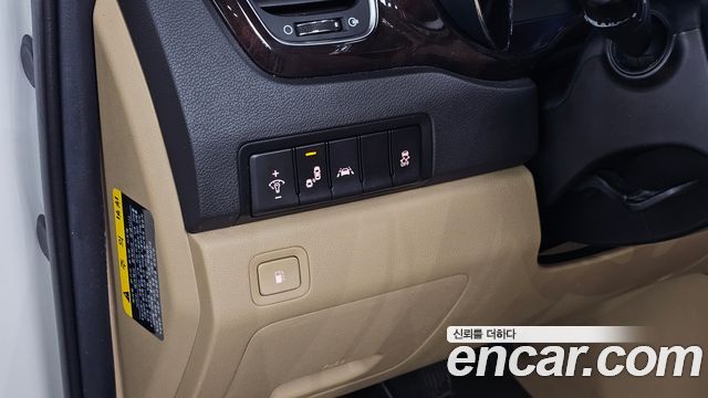 Kia Carnival 9-Seater Prstige 2019 — фото 17