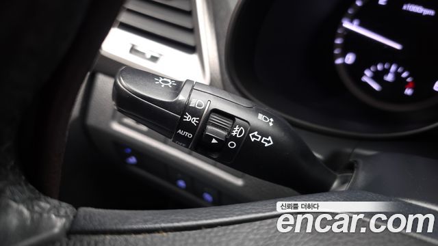 Hyundai Santa Fe The Prime Diesel 2.0 2WD Value Plus 2018 — фото 29