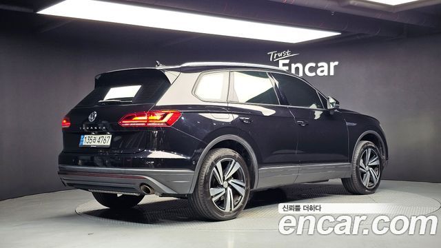 Volkswagen Touareg (III) 3.0 TDI Premium 2020 — фото 2