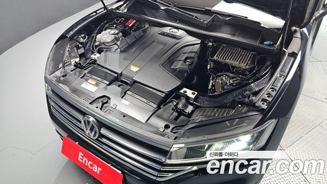 Volkswagen Touareg (III) 3.0 TDI Premium 2020 — фото 6