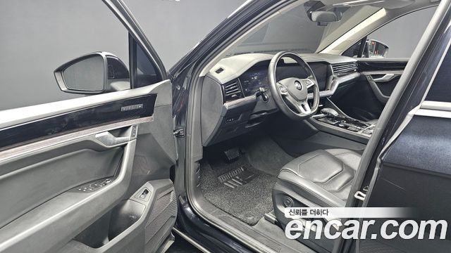 Volkswagen Touareg (III) 3.0 TDI Premium 2020 — фото 10