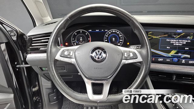 Volkswagen Touareg (III) 3.0 TDI Premium 2020 — фото 13