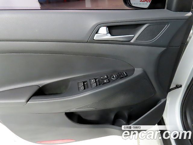 Hyundai Tucson Gasoline 1.6 turbo 2WD Modern 2020 — фото 17