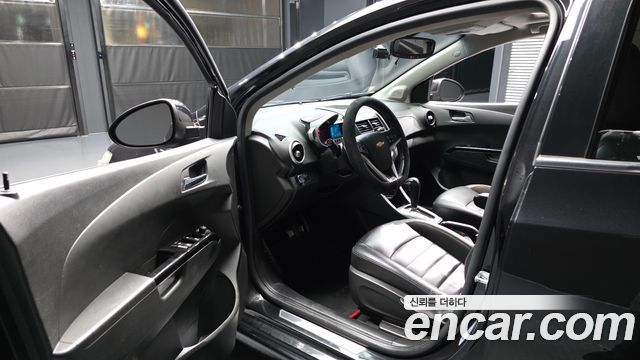 Chevrolet Aveo Hatchback 1.4 Turbo RS 2014 — фото 10