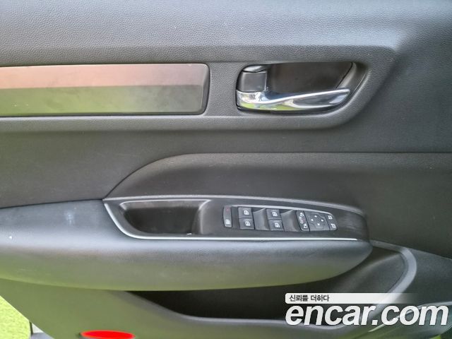 Renault Korea QM6 Quest 2.0 LPe LE 2WD 2024 — фото 17