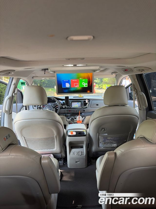 Kia Carnival 9-seater Prestige 2016 — фото 6