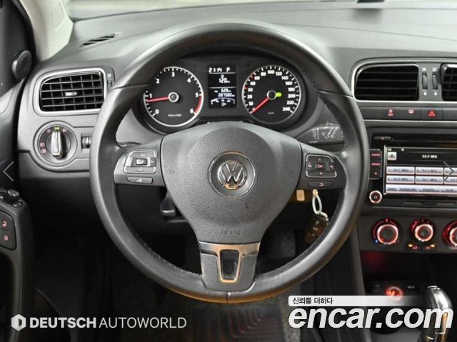 Volkswagen Polo 1.6 TDI R-Line 5th 2014 — фото 17