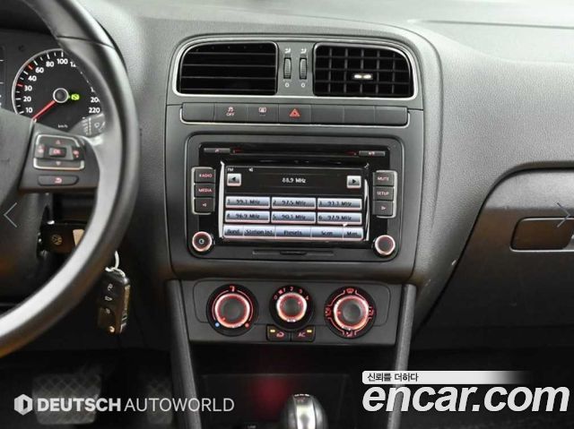 Volkswagen Polo 1.6 TDI R-Line 5th 2014 — фото 18