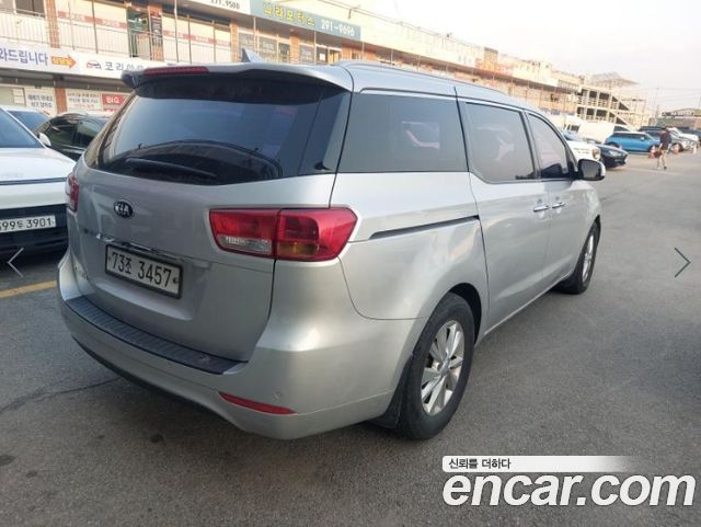 Kia Carnival 11-seater Luxury 2016 — фото 2