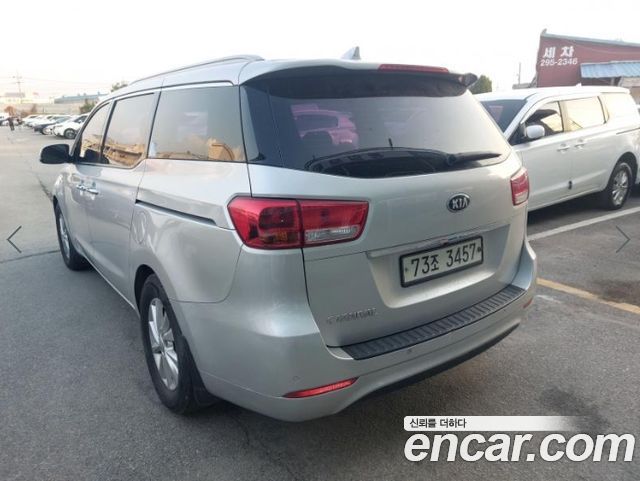 Kia Carnival 11-seater Luxury 2016 — фото 4