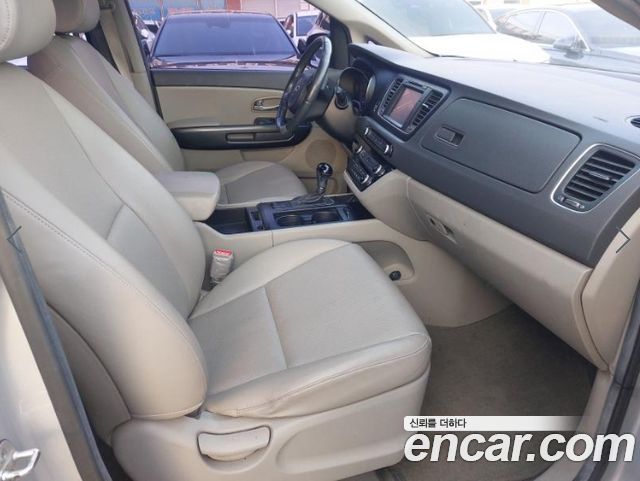 Kia Carnival 11-seater Luxury 2016 — фото 10
