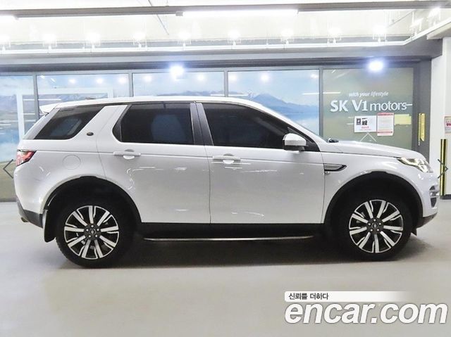 Land Rover Discovery Sport 2.0 TD4 HSE Luxury 2017 — фото 3