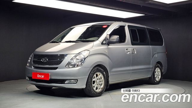 Hyundai Grand Starex 12-Seater Wagon CVX Premium