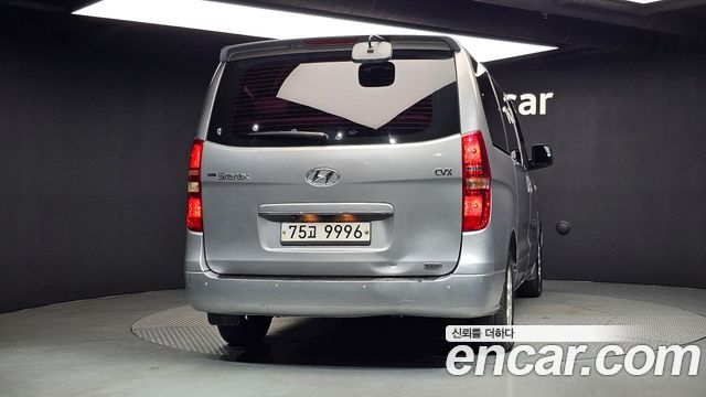 Hyundai Grand Starex 12-Seater Wagon CVX Premium 2013 — фото 4