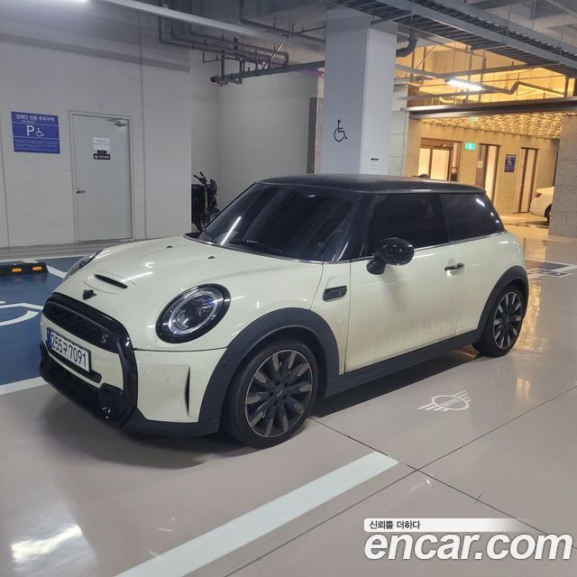 MINI Cooper S Classic Third Generation 2023 — фото 2