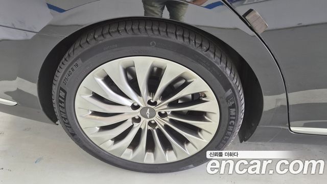 Genesis EQ900 5.0 GDI AWD Prestige 2017 — фото 18