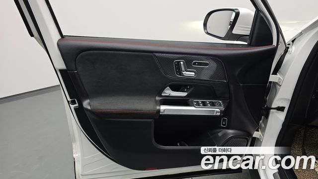 Mercedes-Benz GLB-Class (X247) GLB250 4MATIC 2021 — фото 24