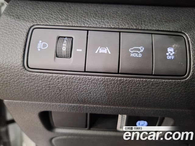 Hyundai Santa Fe HEV 1.6 2WD Exclusive 2023 — фото 18