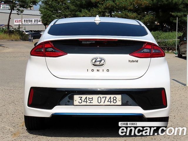 Hyundai Ioniq Hybrid Q 2016 — фото 4