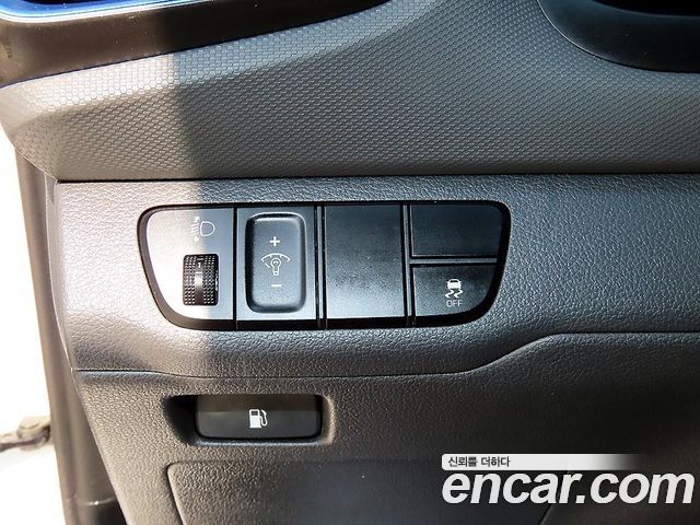 Hyundai Ioniq Hybrid Q 2016 — фото 16
