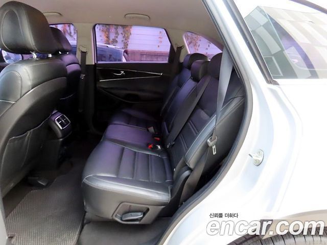 Kia Sorento Diesel 2.0 2WD Luxury 2016 — фото 6