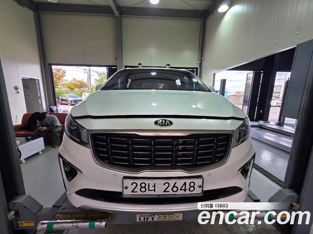 Kia Carnival 9-Seater Prstige