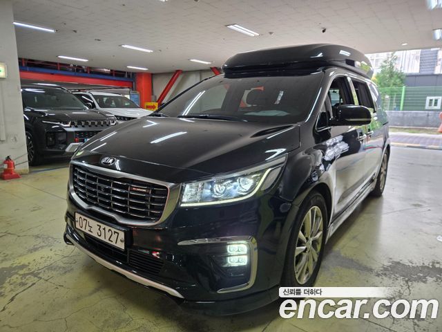Kia Carnival 9-Seater Hi-Limousine Noblesse Special