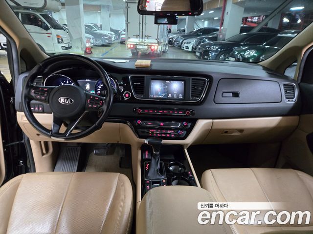 Kia Carnival 9-Seater Hi-Limousine Noblesse Special 2019 — фото 7