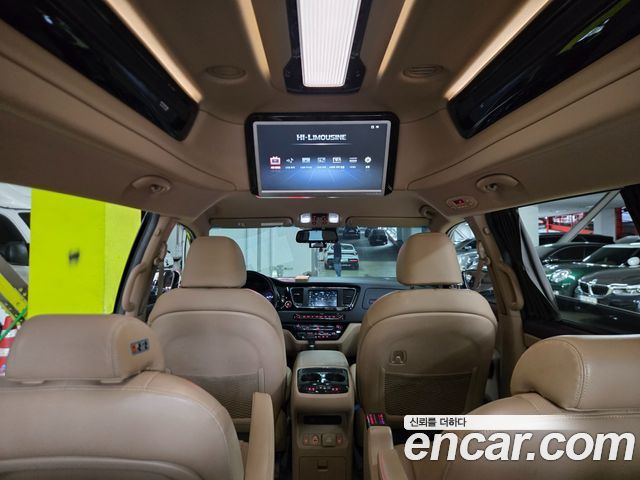 Kia Carnival 9-Seater Hi-Limousine Noblesse Special 2019 — фото 24