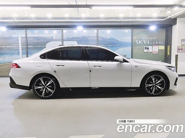 BMW 5 Series (G60) 530i xDrive M Sport 2024 — фото 3