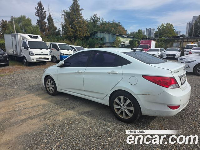 Hyundai Accent (New) Diesel 1.6 VGT Premium 2012 — фото 3